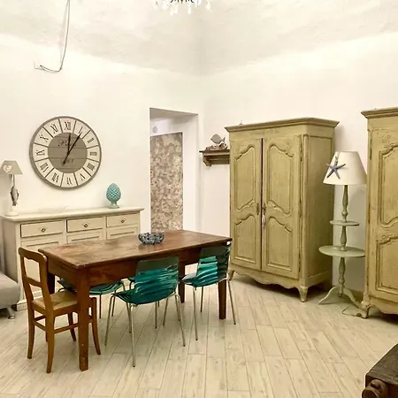 Appartamento 20 mt dal Mare - Alloggio in Centro con Aria Condizionata