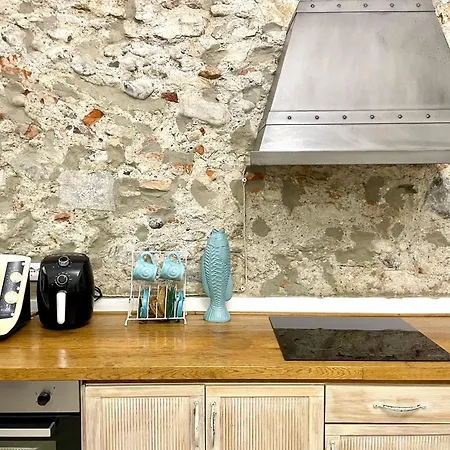 20 Mt Dal Mare - Alloggio In Centro Con Aria Condizionata Appartement *
